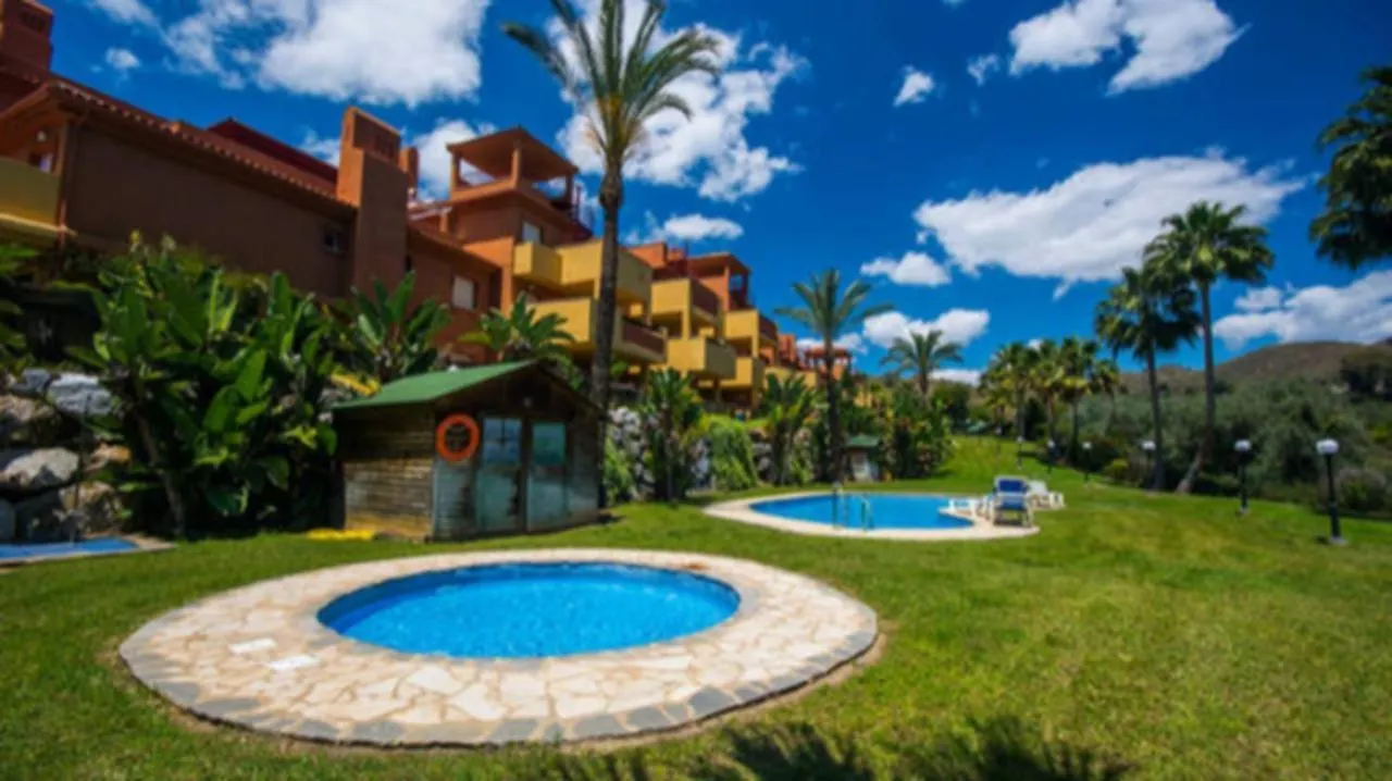 Spacious Apartment In Marbella, Pool