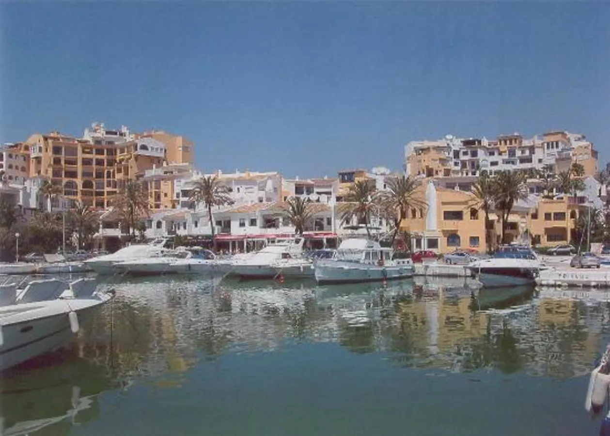 Spacious Apartment In Marbella, Pool